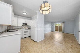 4050 Porte La Paz in San Diego, CA - Building Photo - Building Photo