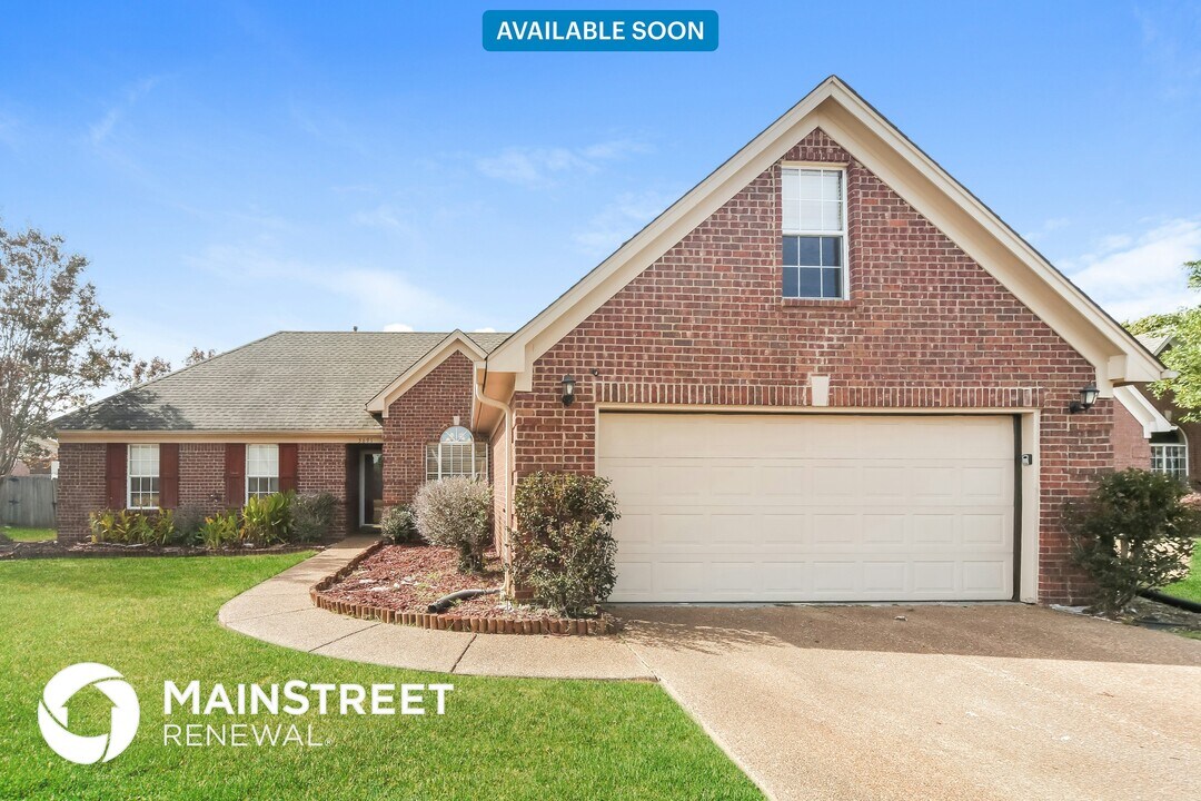 5691 Eagleston Dr in Olive Branch, MS - Building Photo