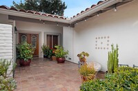 131 Morelia Ct in Solana Beach, CA - Foto de edificio - Building Photo