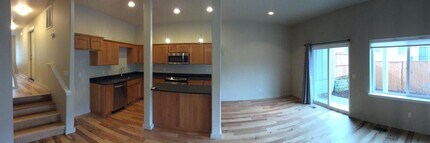237 Dunthorpe Dr in Medford, OR - Foto de edificio - Building Photo