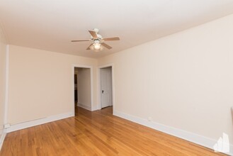 955 W Cornelia Ave, Unit # 03A in Chicago, IL - Building Photo - Building Photo
