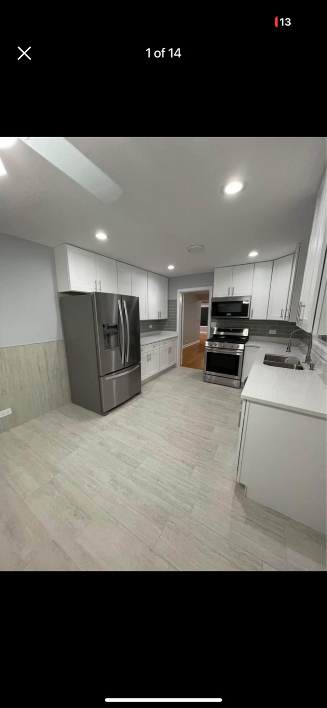 6748 E Prairie Rd, Unit 2nd floor in Lincolnwood, IL - Building Photo - Building Photo