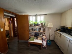513 1/2 2nd Ave in Iowa City, IA - Building Photo - Building Photo