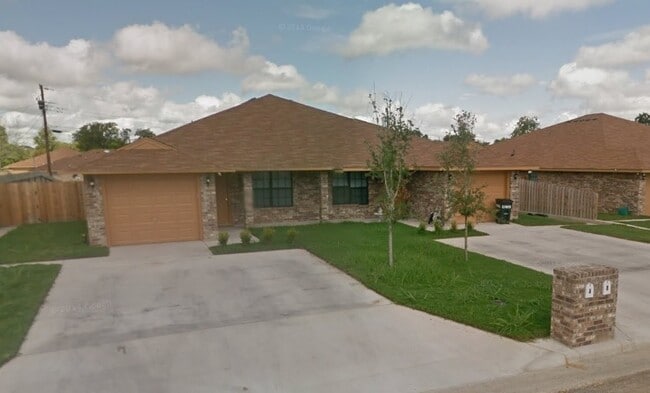 property at 913 Daisy Dr