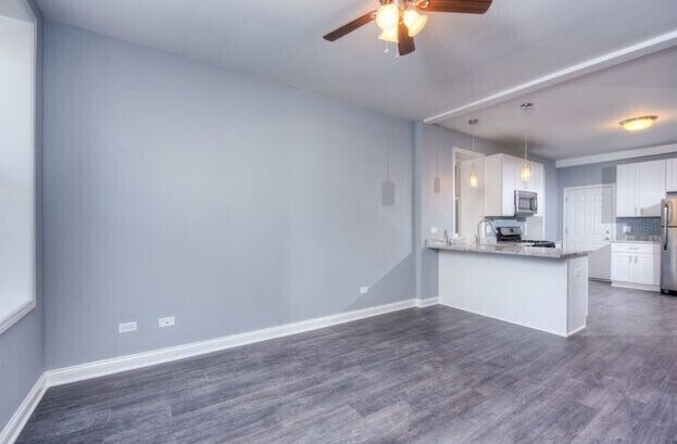 1300 N Greenview Ave in Chicago, IL - Building Photo - Building Photo