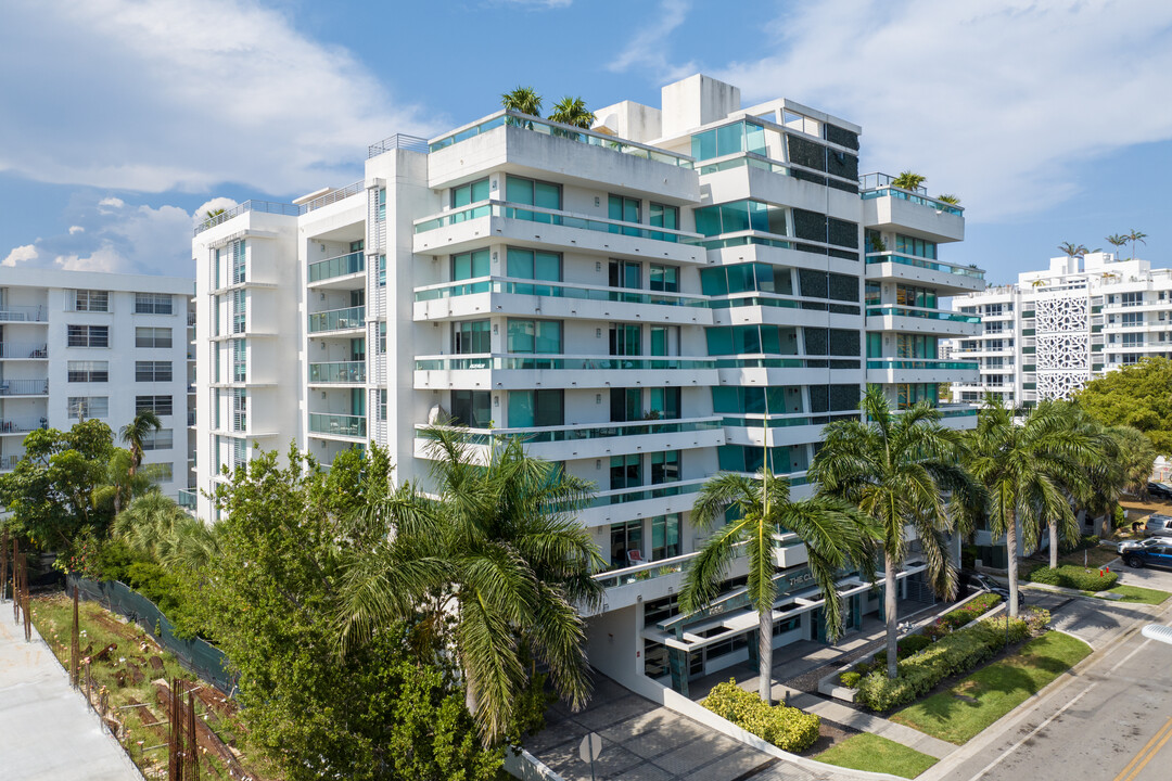 The Club in Bay Harbor Islands, FL - Building Photo