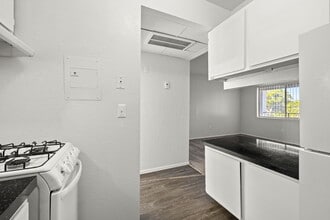 Lakes at Largo Apartments in Largo, FL - Foto de edificio - Building Photo