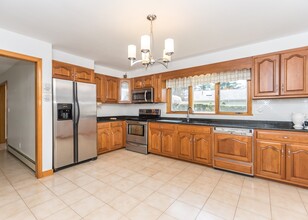 80 Woodcliff Dr, Unit 80 in Waltham, MA - Building Photo - Building Photo