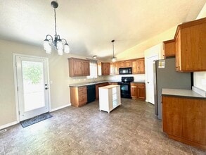 1043 Hyrum Blvd in Hyrum, UT - Building Photo - Building Photo