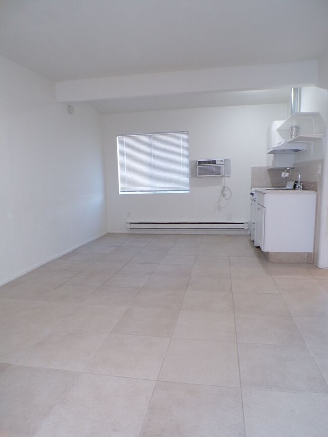 6289 Smoketree Ave-Unit -6289 Smoketree B in Twentynine Palms, CA - Building Photo - Building Photo