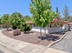 2737 Gilmore Ln in Oroville, CA - Building Photo - Building Photo