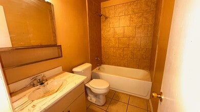 1400 S Espina St in Las Cruces, NM - Building Photo - Building Photo