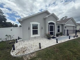 4082 Kenvil Dr in North Port, FL - Building Photo