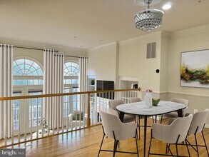 819 Oak Knoll Terrace in Rockville, MD - Building Photo - Building Photo