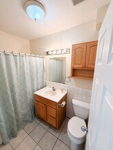 78 Garfield Ave in Galesburg, IL - Building Photo - Building Photo