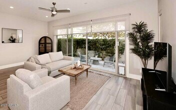 7464 E Paraiso Dr in Scottsdale, AZ - Building Photo - Building Photo