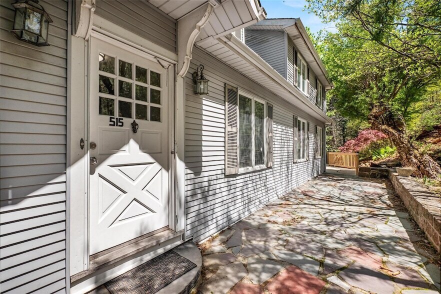 515 Mountainview Ave in Valley Cottage, NY - Building Photo