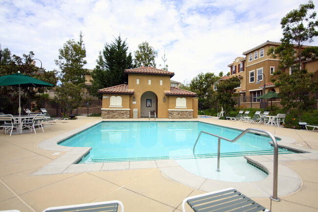 1646 Avery Rd in San Marcos, CA - Foto de edificio - Building Photo