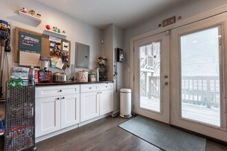 2651 W Armitage Ave, Unit 1 in Chicago, IL - Foto de edificio - Building Photo
