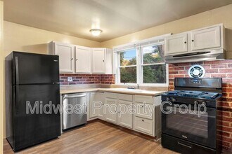 1364 Farmview Ave in St. Louis, MO - Building Photo - Building Photo