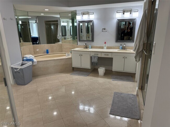 property at 4251 Gulf Shore Blvd N