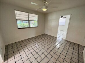 860 44th Ave N in St. Petersburg, FL - Building Photo - Building Photo