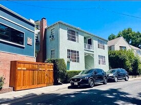 941 Robinson St, Unit 941 half in Los Angeles, CA - Building Photo