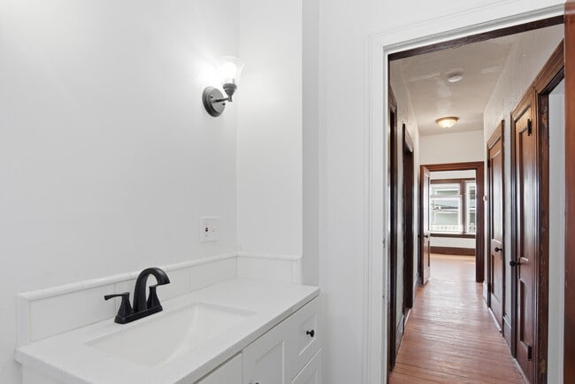 341 Belmont St, Unit 1 in Fall River, MA - Building Photo - Building Photo