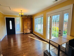 1040 Henderson Ave in Menlo Park, CA - Building Photo - Building Photo