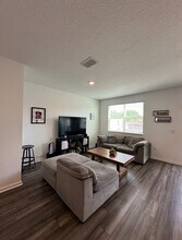 6359 Kay Morgan Ln in Gibsonton, FL - Building Photo - Building Photo
