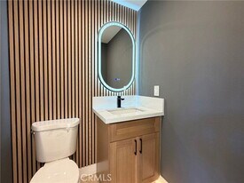 302 Tall Oak in Irvine, CA - Building Photo