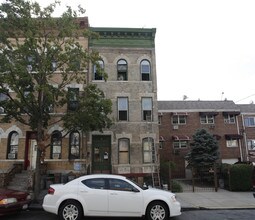 350 Bleecker St in Brooklyn, NY - Building Photo - Building Photo