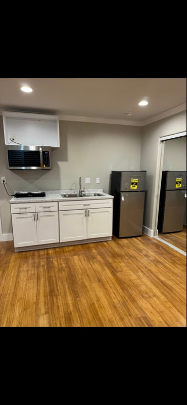 23401 Schoenborn St in Los Angeles, CA - Foto de edificio - Building Photo