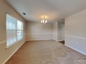 2824 Tall Oaks Dr in Dallas, NC - Building Photo - Building Photo