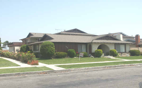 Delano 2 Apartments in Anaheim, CA - Building Photo - Building Photo