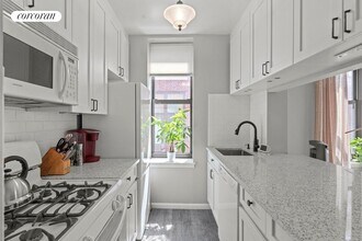 115 Eastern Pkwy in Brooklyn, NY - Building Photo - Building Photo