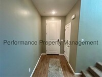 15520 Donostia St in Bakersfield, CA - Building Photo - Building Photo