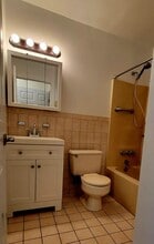 50 Athens Ct in West Babylon, NY - Building Photo - Building Photo