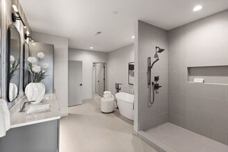 View 21 in Quincy, IL - Building Photo - Building Photo