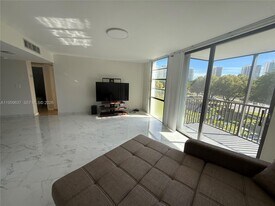 3475 N Country Club Dr in Miami, FL - Building Photo