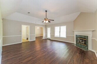482 Sanga Cir W in Memphis, TN - Building Photo - Building Photo