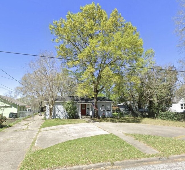 609 2nd St in Sealy, TX - Building Photo - Building Photo