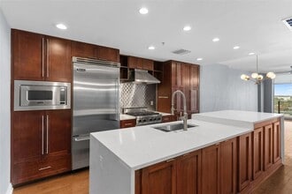 1120 E Kennedy Blvd, Unit 1221 in Tampa, FL - Building Photo - Building Photo