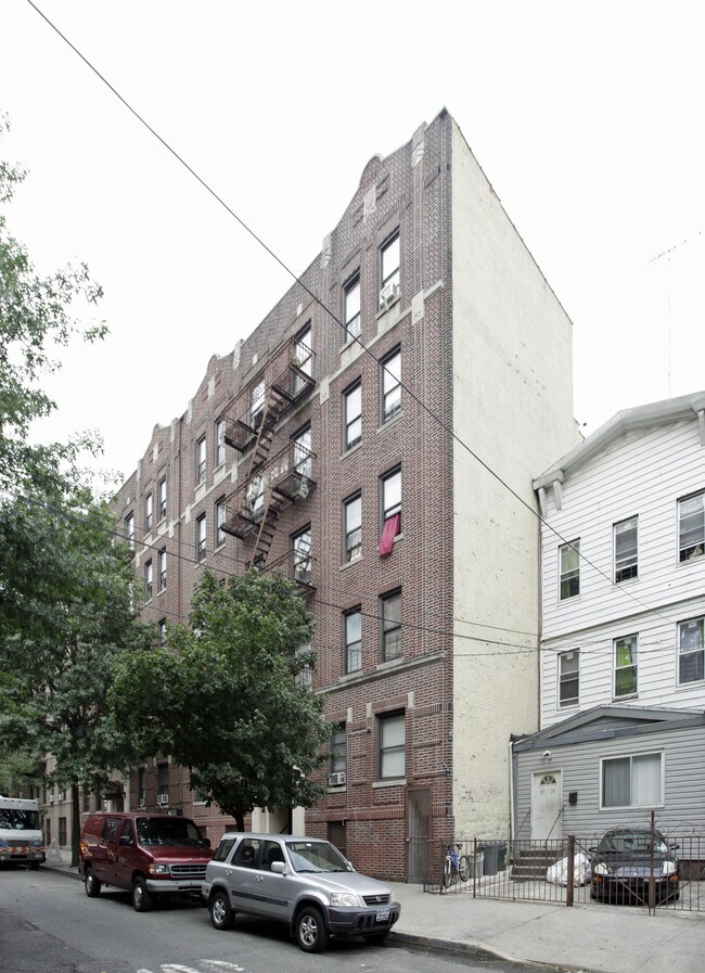 2973 Briggs Ave in Bronx, NY - Foto de edificio - Building Photo