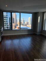 10 Fan Pier Blvd, Unit 5 Fan Pier Blvd in Boston, MA - Building Photo