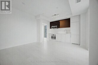 308 Jarvis St in Toronto, ON - Building Photo - Building Photo