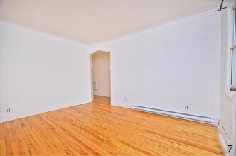 2390 Pie-IX Blvd in Montréal, QC - Building Photo - Building Photo