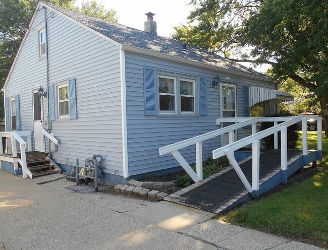 property at 915 Marie Ave