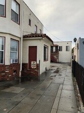 1825 Cherry Ave in Long Beach, CA - Building Photo - Building Photo