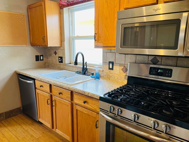 property at 4717 Canyon Creek Blvd